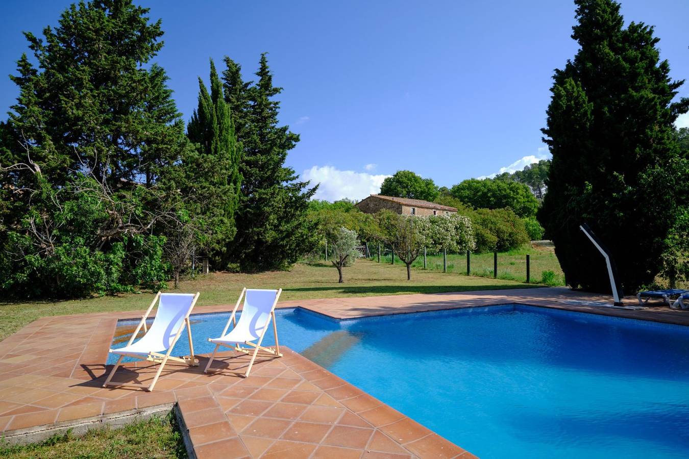 Can Muní, un hameau avec 6 gîtes pour 46 à 54 personnes in Vilopriu, Bas-Ampurdan