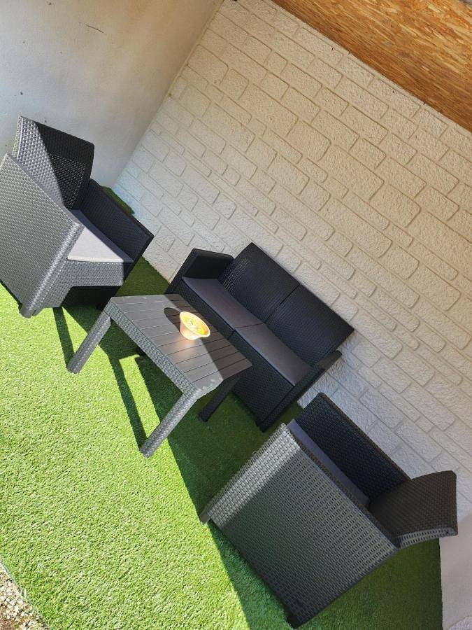 Location de vacances pour 11 personnes, avec terrasse et piscine dans Saint-Agnant - 3