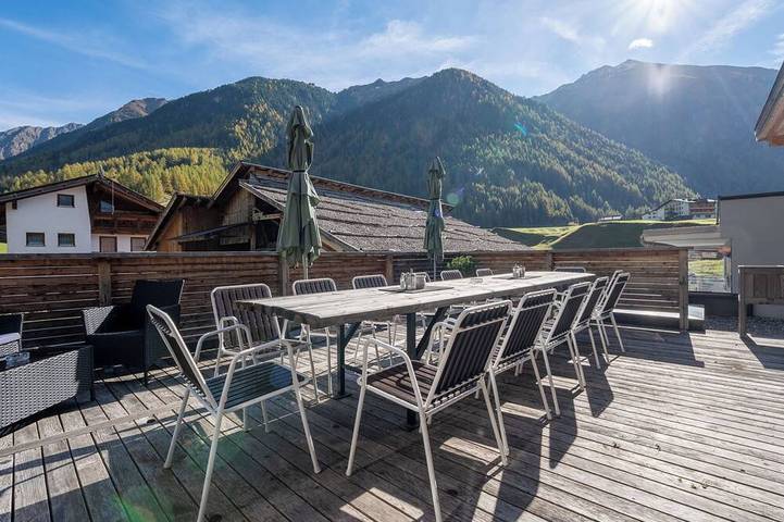 Ferienhaus für 24 Personen, mit Sauna und Balkon im Ötztal