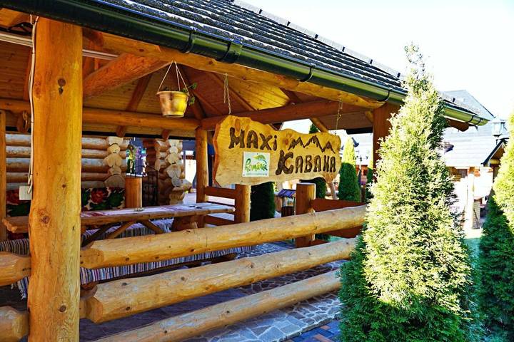 Gîte pour 2 personnes, avec jardin et vue dans Dorna-Arini