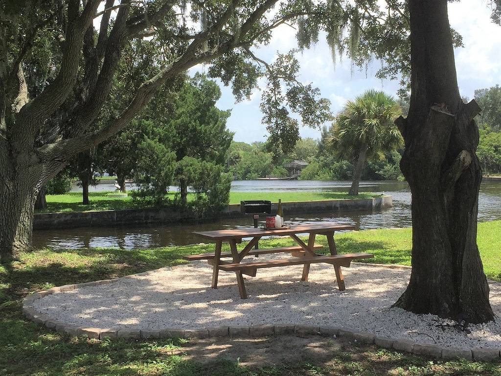 Waterfront Gulf retreat, Tranquil, Spectacular views, Wildlife, Kayaks, Fishing. in Hudson, Pasco County