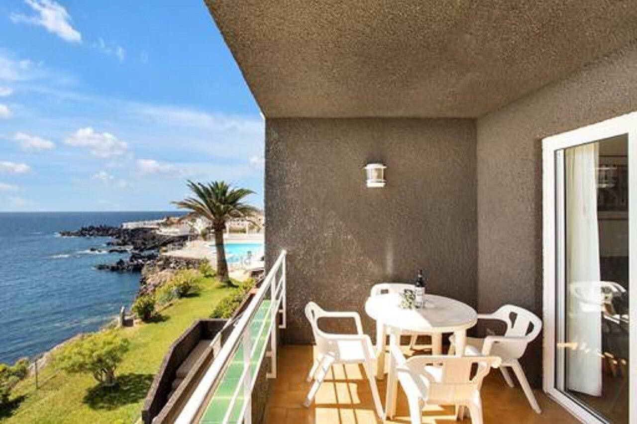Apartamento entero, Apartamento 'Costa Isora Frontline ' con vistas al mar, piscina compartida y Wi-Fi in Cueva del Polvo, Santiago del Teide