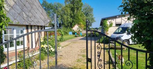 Chambre d’hôte pour 2 personnes, avec jardin et vue, animaux acceptés à Asnières