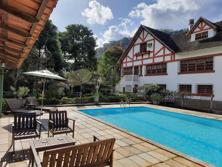 Alojamiento y desayuno para 4 personas, con terraza además de jardín y piscina, Se admiten mascotas - 1