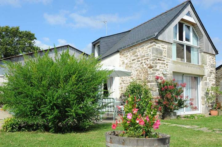 Gîte pour 4 personnes, avec jardin et terrasse à Plumelec