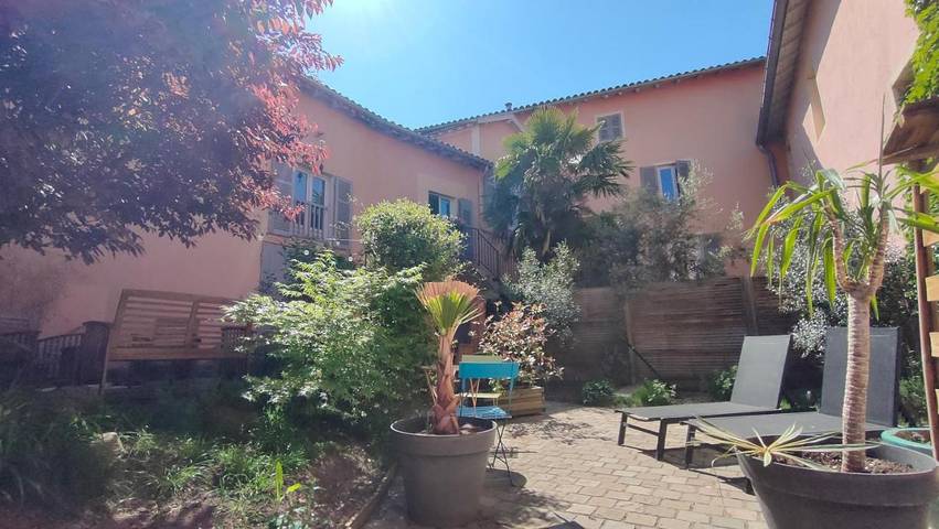 Location de vacances pour 5 personnes, avec Terrasse à Quincieux