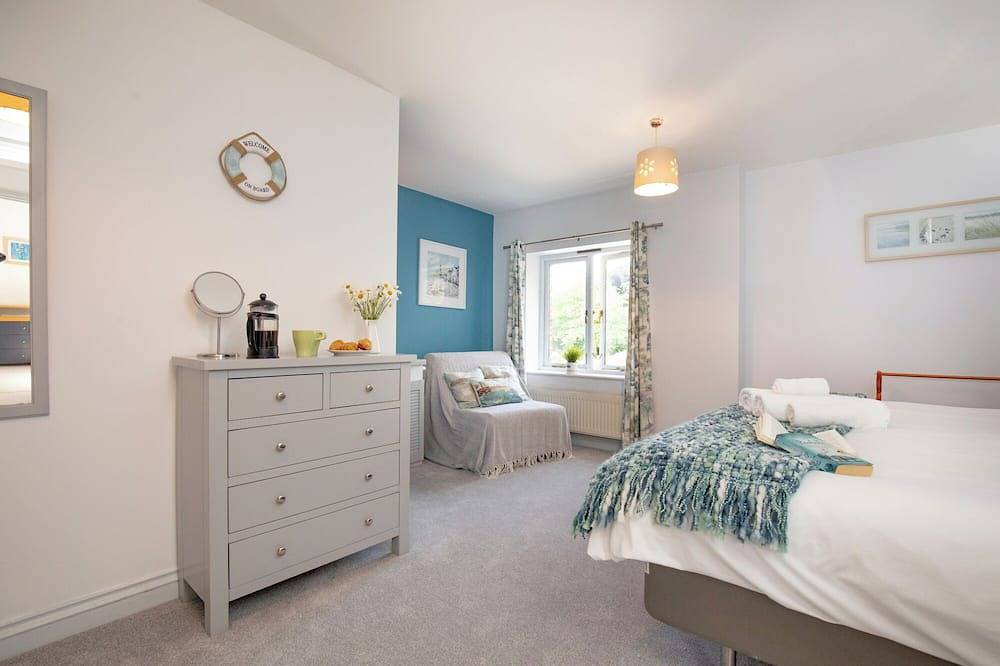 Spacious,  Well Equipped Cottage Near South  Devon coast - Sleeps 10 (plus2) in Slapton, South Devon