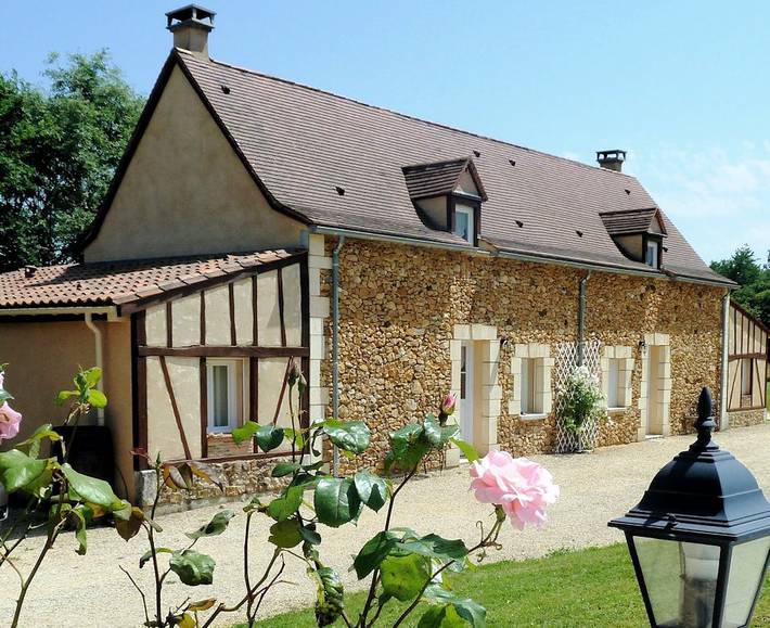 Gîte pour 6 personnes, avec terrasse et jardin ainsi que piscine et sauna, animaux acceptés - 1