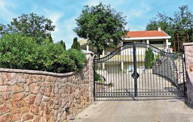 Villaggio Vacanze per 8 Persone in Podi-Sasovići, Montenegro, Foto 1