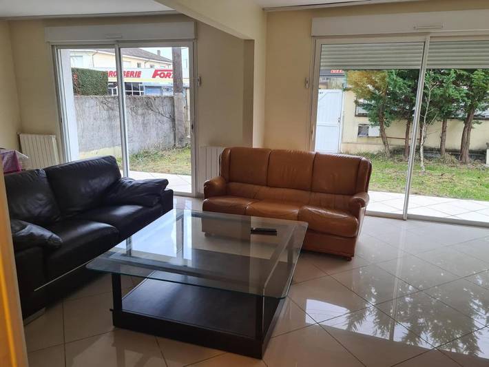 Location de vacances pour 10 personnes, avec balcon et jardin à Mérignac - 2