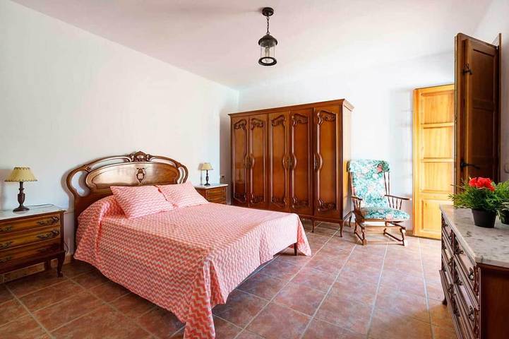 Gîte pour 7 personnes, avec balcon ainsi que piscine et jardin à Casarabonela - 4