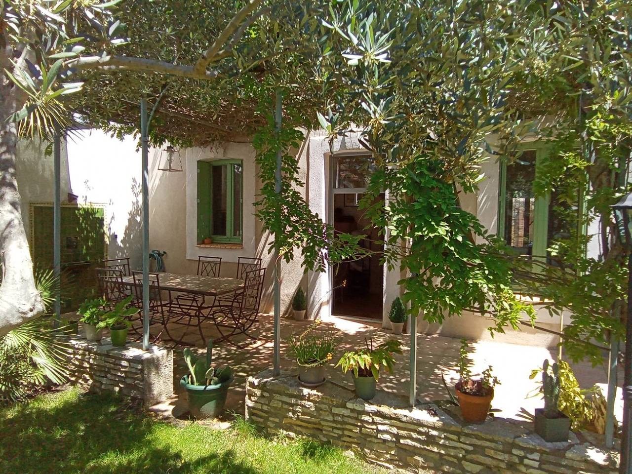 Chambres d'hôtes Les Trois Rames proche Cité - Bastide - Iris in Carcassonne, Région de Carcassonne