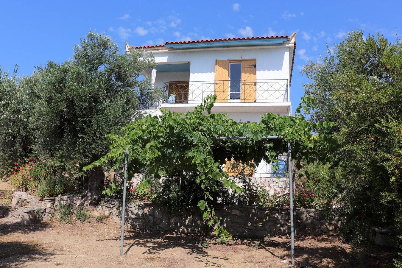 Ganze Wohnung, Ferienhaus inmitten von Olivenhainen, Meerblick, Wifi | Messenien, Peloponnes in Messenien