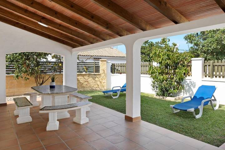 Ferienhaus 'Casa Miguelin 2' mit Gemeinschaftspool, WLAN und Klimaanlage in Playa de Zahora, Barbate