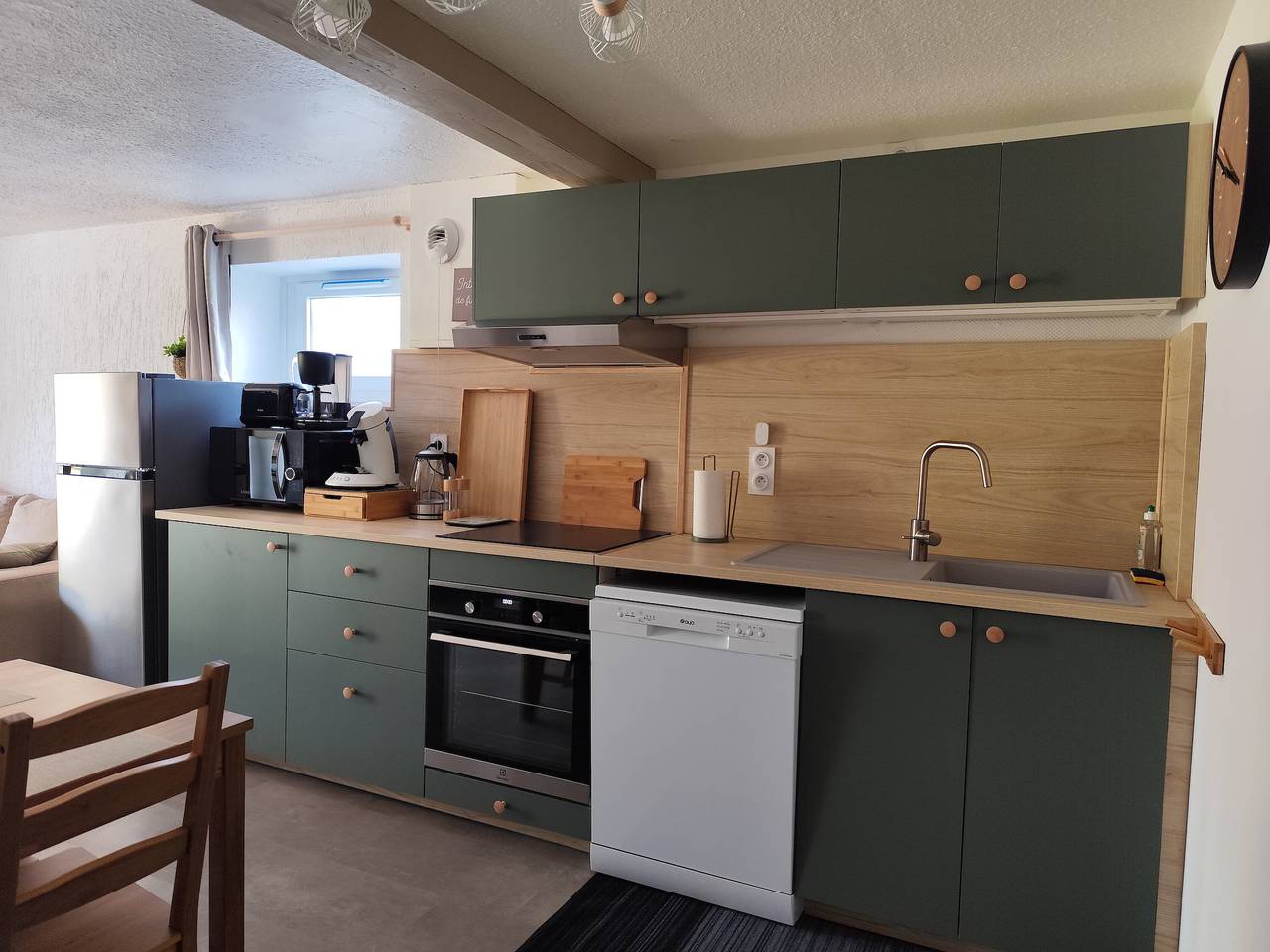 Entire apartment, Apartment 'Le Maé' with Wi-Fi in Dole, Jura