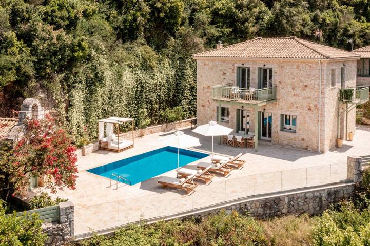 Villa for 8 people, with ocean view and garden, with pets in Meganisi
