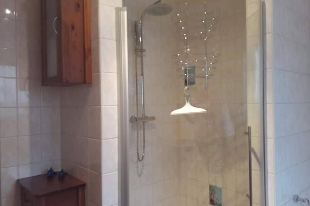 Ganze Wohnung, Hochwertige Fewo mit Fußbodenheizung und Regendusche in Kirchenlamitz, Landkreis Wunsiedel im Fichtelgebirge