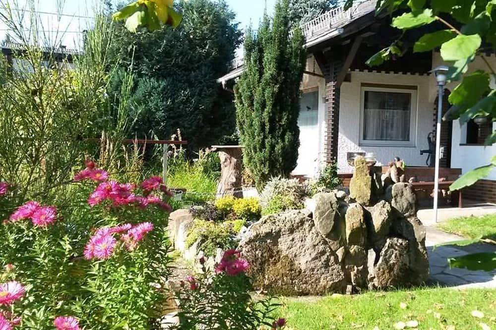 Ganze Wohnung, Ferienwohnungen am Brunnen - Ferienwohnung 2, Dusche, Wc, 1 Doppelzimmer in Rennerod, Westerwald