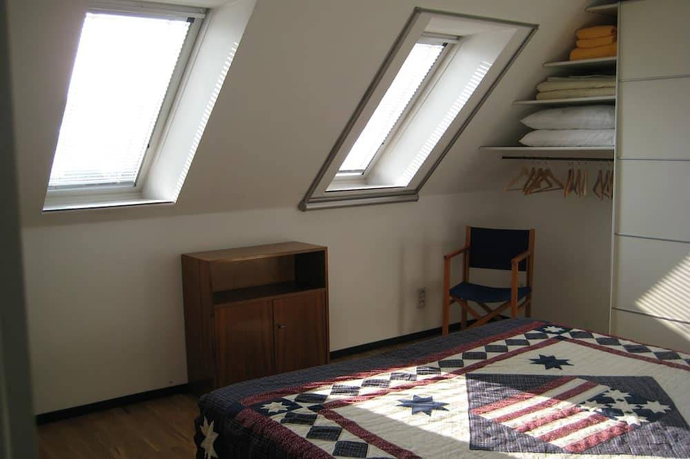 Ganze Wohnung, Attraktive 75 m² Wohnung mit 2 Schlafzimmern in Unterhaching, Oberbayern