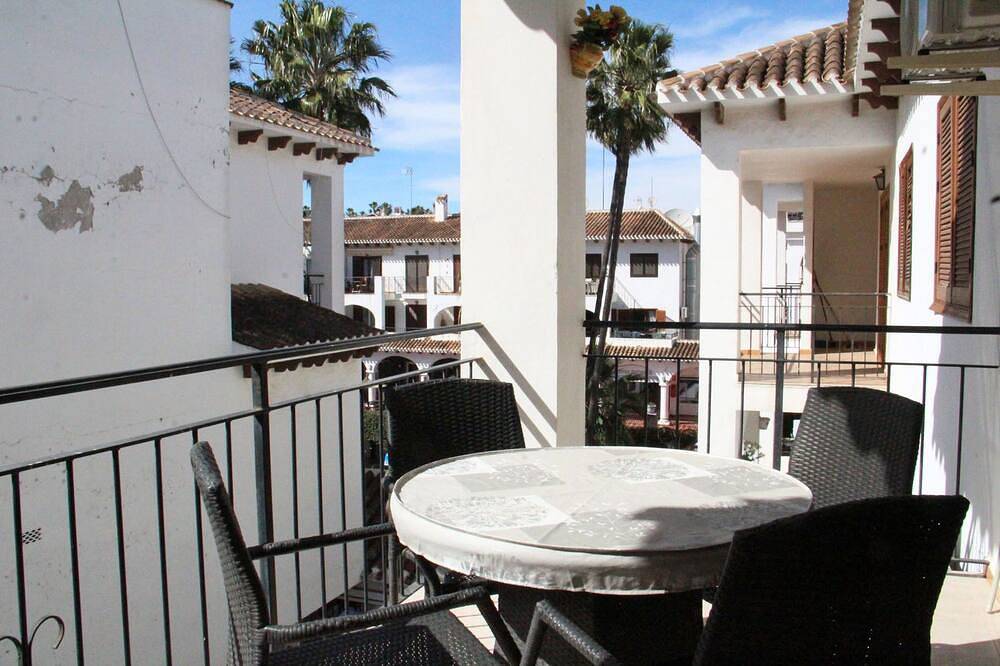 Apartamento entero, 3 Bed Apt Villamartin Plaza, Great Food, Sun, Beaches and Golf in Brisas y Golf, Orihuela