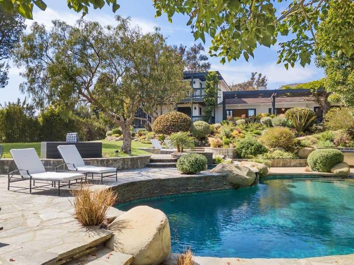 Casa de vacaciones para 10 personas, con jardín además de piscina y jacuzzi - 1