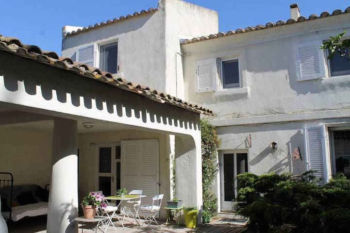 Agriturismo pour 5 personnes, avec jardin et piscine en Camargue