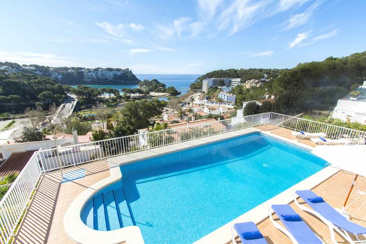 Apartamento para 6 personas, con Terraza y Piscina en Serpentona
