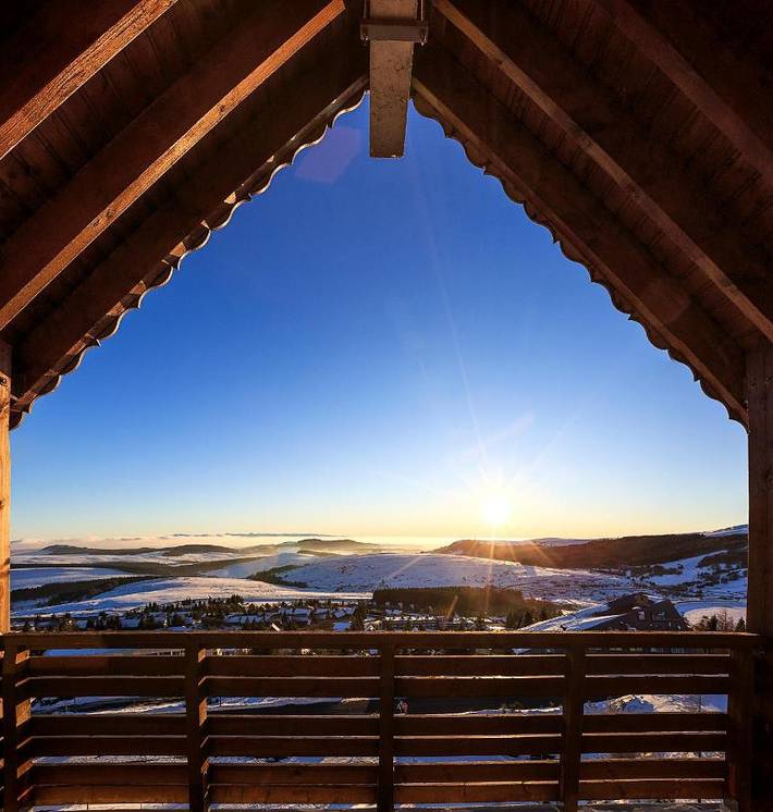 Appart’hôtel pour 6 personnes, avec terrasse et piscine, animaux acceptés dans Super Besse