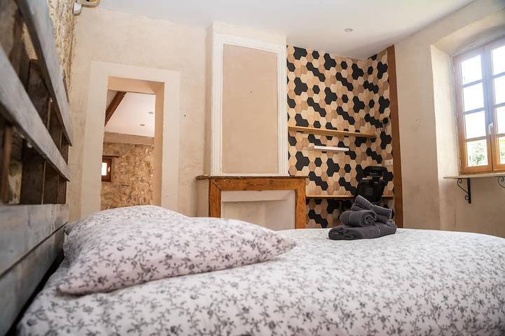 Location de vacances pour 10 personnes, avec terrasse ainsi que piscine et jacuzzi à Sauzet (Gard) - 3