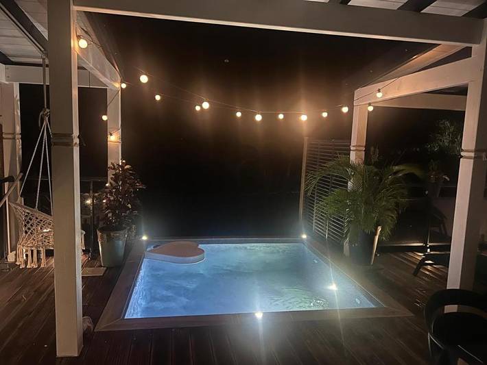 Location de vacances pour 4 personnes, avec piscine ainsi que vue et jardin dans Plage de Ferry - 3