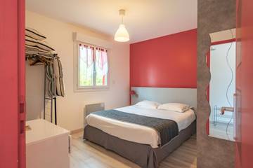 Gîte pour 4 personnes, avec jardin, adapté aux familles à Saint-Simon-de-Bordes