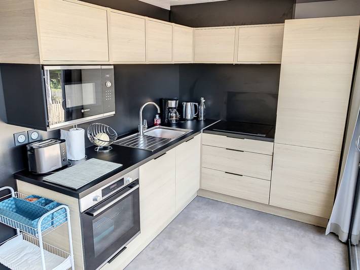 Gîte pour 6 personnes, avec terrasse ainsi que jardin et piscine à Jullouville - 3