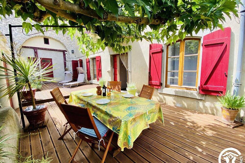 La Grande Terrasse - Berriac in Berriac, Carcassonne region