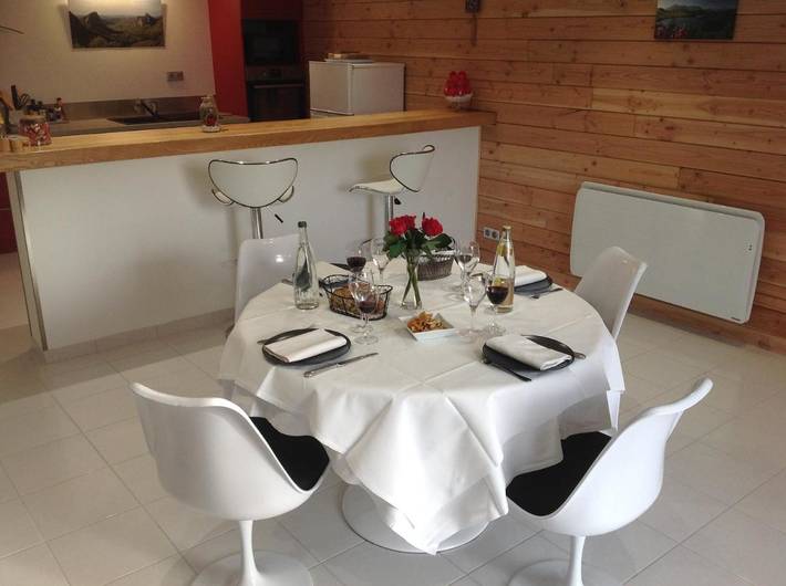 Location de vacances pour 4 personnes, avec Terrasse ainsi que Jardin et Vue à Ceyssat