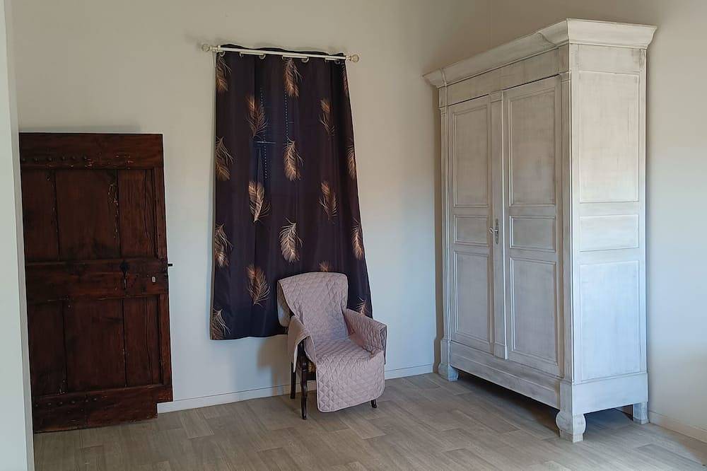 Entire apartment, Maison Vigneronne Avec Terrasse 50m2 Tout Confort in Lansargues, Côte d'Améthyste
