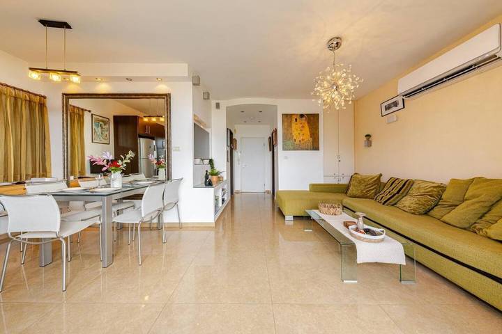 Appartement de vacances pour 2 personnes, avec balcon ainsi que piscine et vue