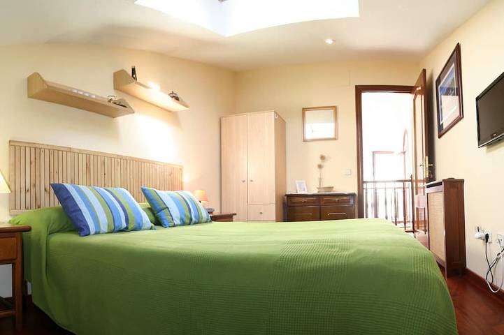 Appartement entier, Appartement Horsefarm: piscine, vue mer, Wifi & climatisation in Vilanova i la Geltrú, Garraf