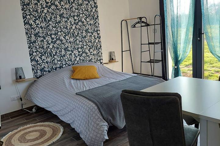 Gîte pour 3 personnes, avec Terrasse et Jardin dans Vieux-Manoir