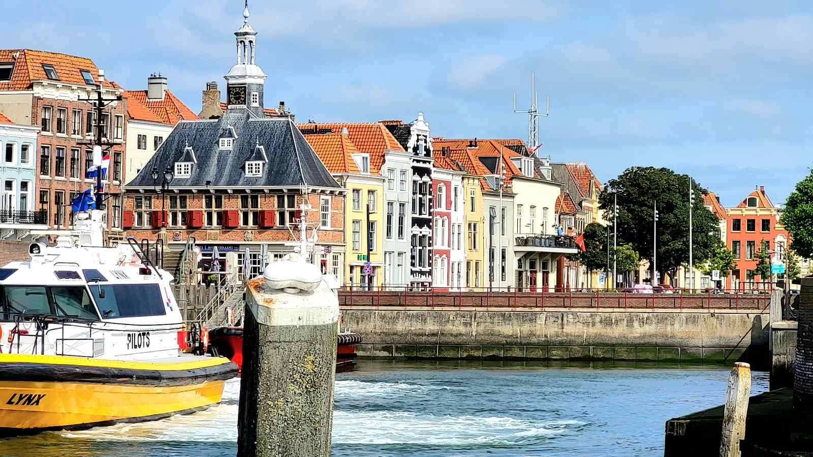 Historisch Rijksmonument voor 13 personen nabij de boulevard in het centrum van Vlissingen in Vlissingen, Walcheren