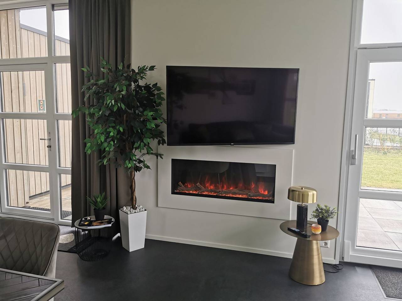 Modernes Chalet 'Aan het Oever' mit eingezäuntem Garten & Airco in Olburgen/Nl in IJssel