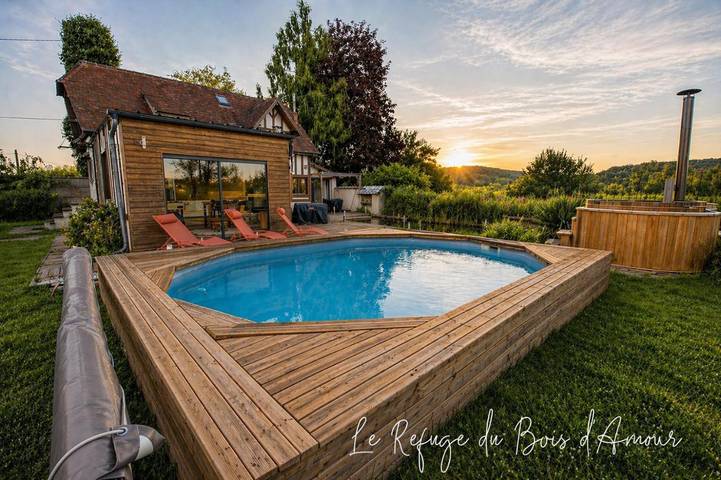 Maison de vacances pour 10 personnes, avec Jacuzzi et Terrasse ainsi que Jardin et Piscine