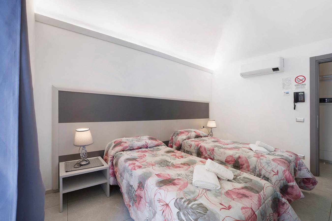 Habitación 'Stanza 101' con balcón y aire acondicionado in Novara, Provincia de Novara