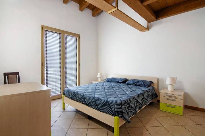 Apartamento inteiro, Apartamento 'Casa Zia Dani' com vista para a montanha, terraço privado e acesso Wi-Fi in Piantedo (Village), Piantedo