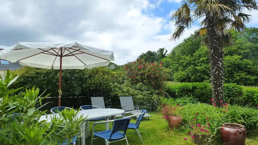 Location de vacances pour 6 personnes, avec jardin à Saint-Quay-Perros