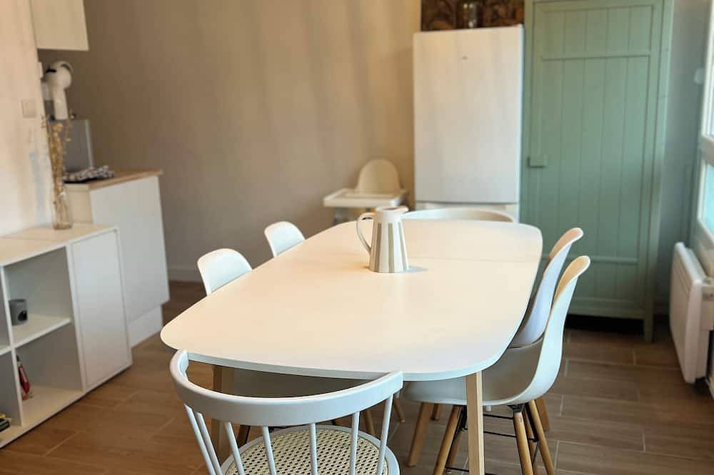 Apartamento entero, In the heart of Hardelot, 2 minutes' walk from the beach. Renovated 5-person apartment in Hardelot Plage, Neufchâtel-Hardelot