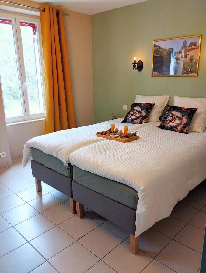 Hôtel pour 2 personnes, avec vue et jardin, animaux acceptés à Blesle - 4