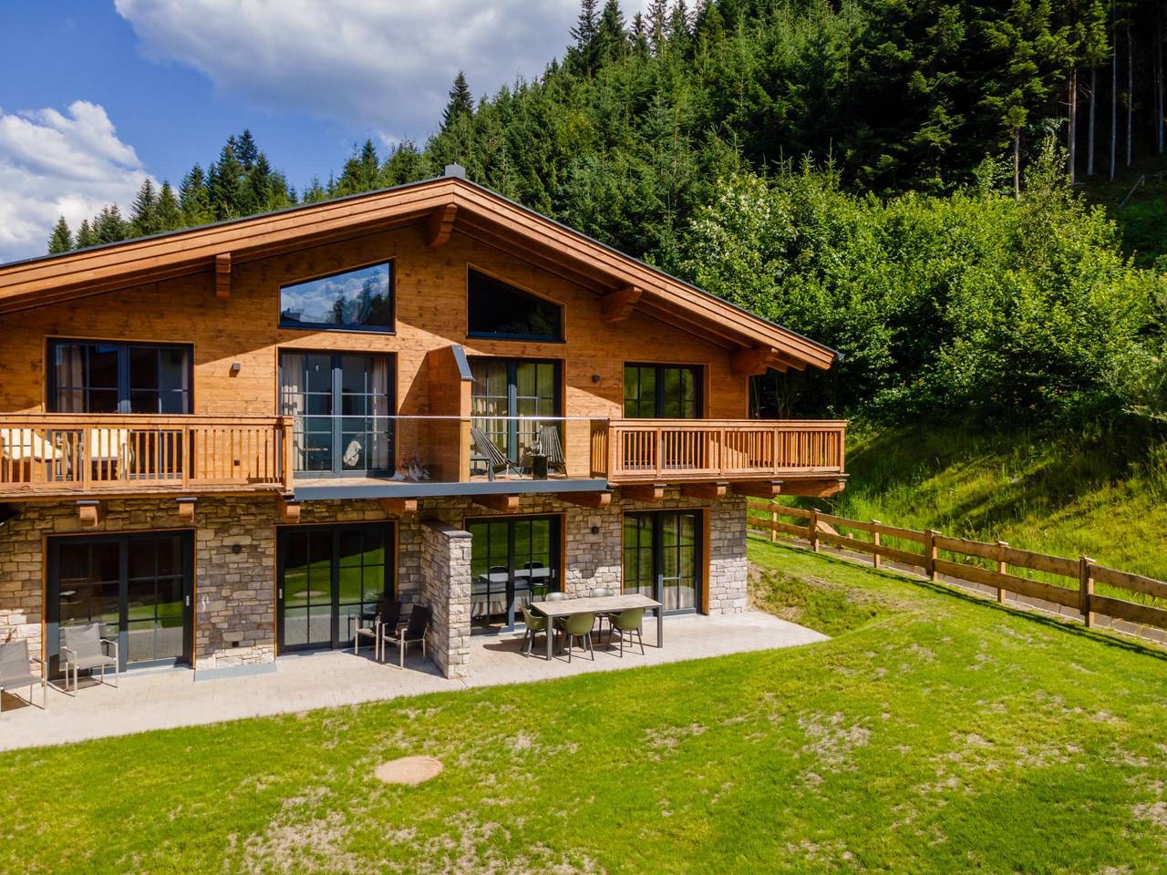 Luxus-Lodge mit Privatsauna bei Flachau
 in Eben im Pongau, Tennengau