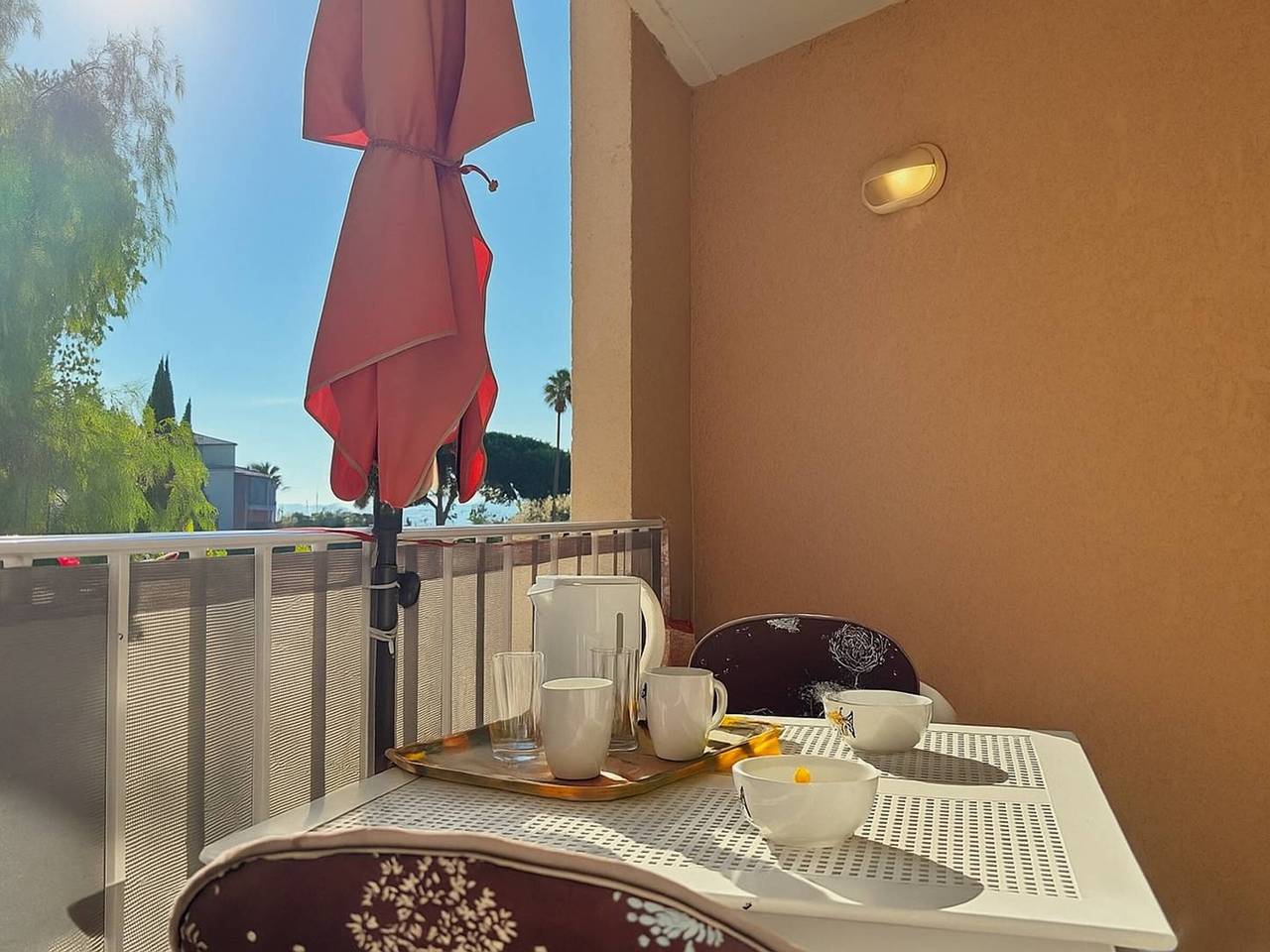 Apartamento entero, Estudio cabina cercano a la playa con balcón y aparcamiento privado in La Londe-les-Maures, Parque nacional Port-Cros