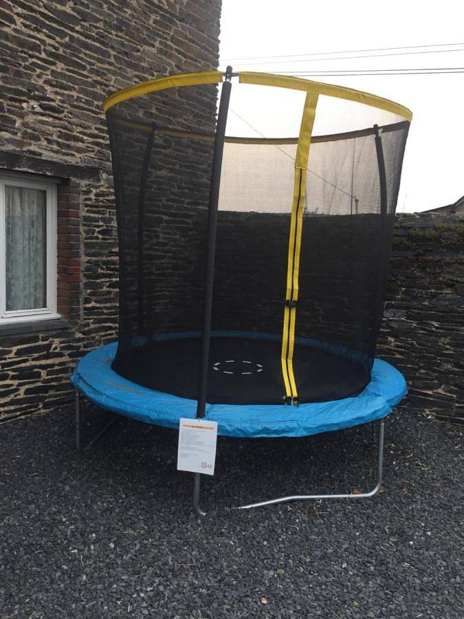 Location de vacances pour 8 personnes, avec piscine ainsi que terrasse et jardin, animaux acceptés à Javron-les-Chapelles - 4