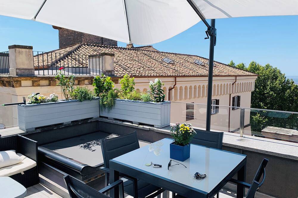 Apartamento entero, Frascati Tower B&B in Frascati, Castelli Romani